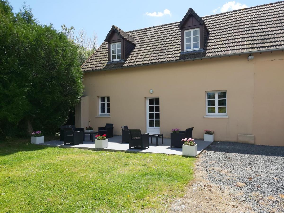 Le Bonheur Des Plumes Acomodação com café da manhã Montmartin-en-Graignes Exterior foto