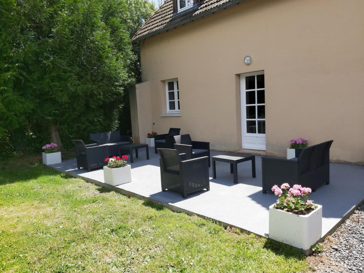 Le Bonheur Des Plumes Acomodação com café da manhã Montmartin-en-Graignes Exterior foto